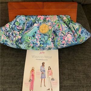 Lilly Pulitzer GWP Bermuda clutch in Limited edition Lilly’s house print